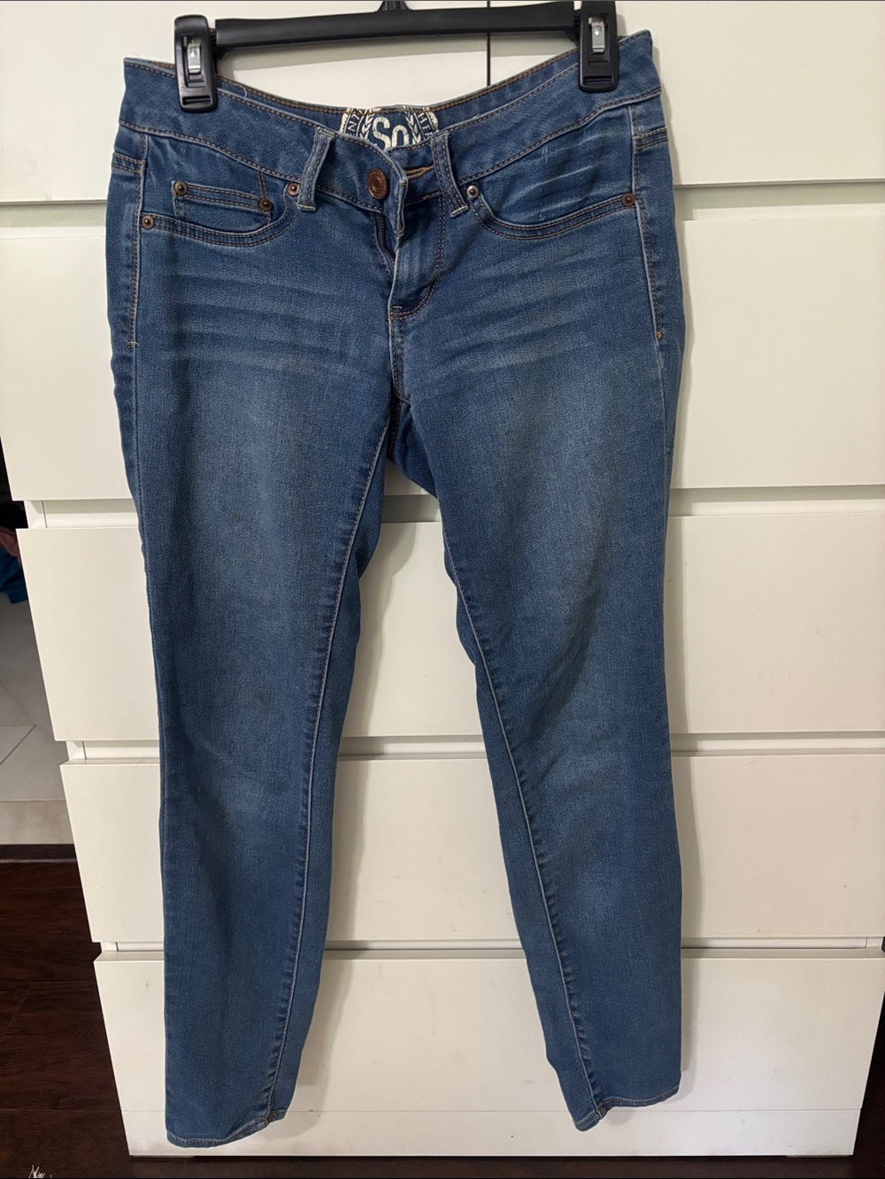 SO Women's Skinny Jeans in Medium Blue Wash
